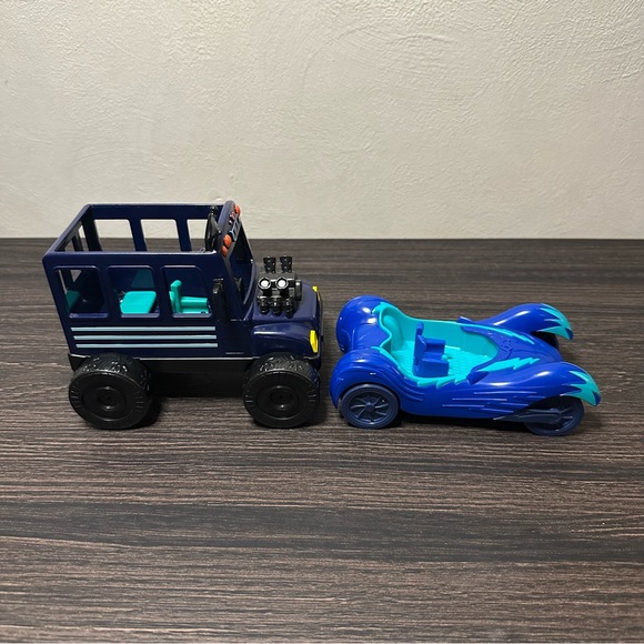 PJ Masks Vehicles and Figures Lot of 11 - Picture 6 of 10